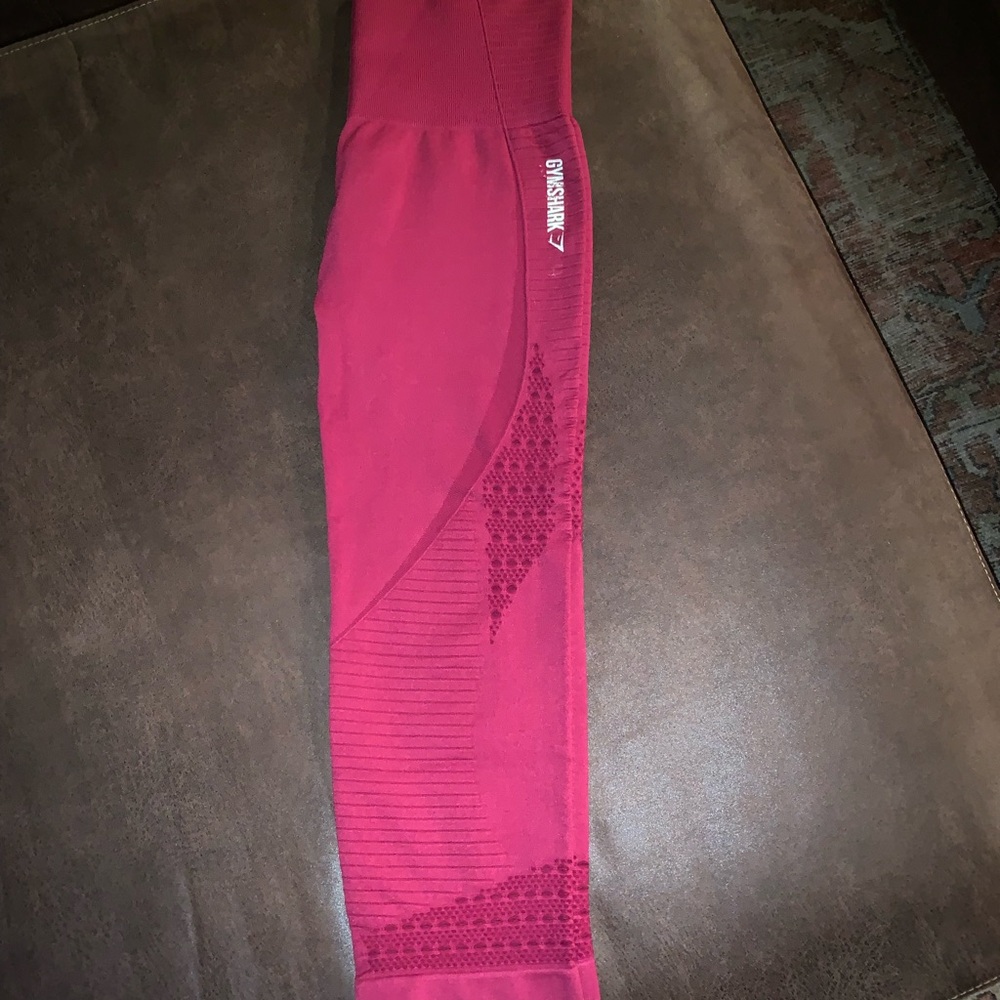 Gymshark maroonish color Leggings with Textured Paneling